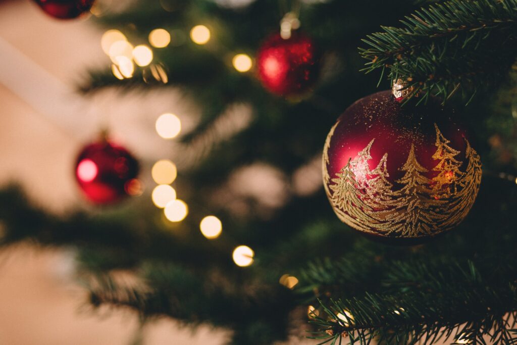 Decorated tree with DIY ornaments