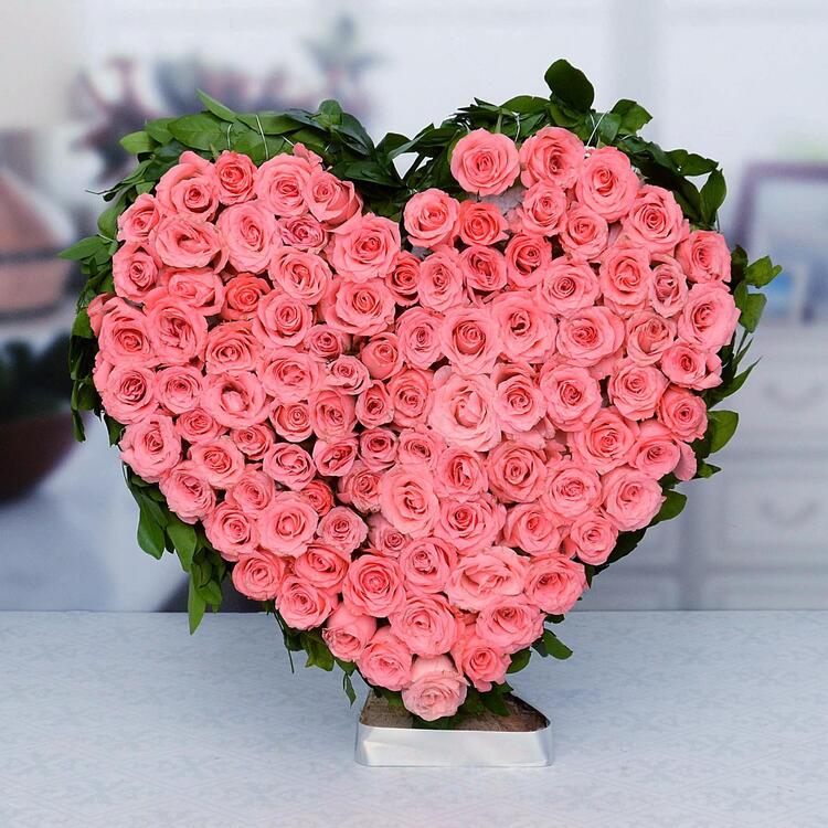 Heart-Shaped Roses Arrangements 